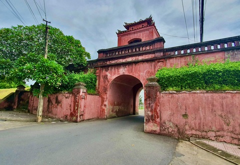 Xây dựng Diên Khánh thành 'vệ tinh' du lịch của Nha Trang- Ảnh 2. Thành cổ Diên Khánh làm trung tâm tạo sự lan tỏa tới các khu du lịch của huyện - Ảnh: MINH CHIẾN
