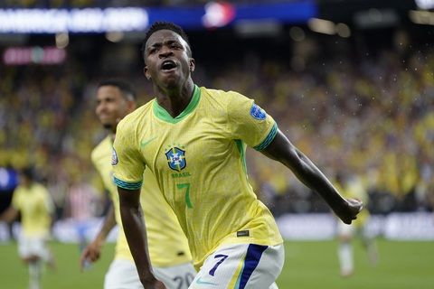 Copa America 2024: Chuyện gì đang xảy ra với tuyển Brazil?- Ảnh 2. Vinicius bị treo giò khi Brazil gặp Uruguay ở tứ kết Copa America - Ảnh: REUTERS
