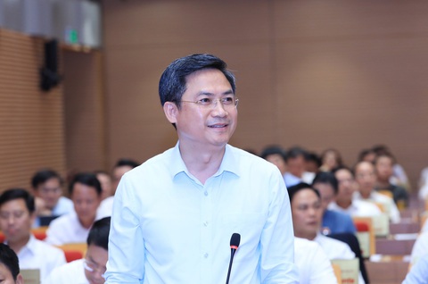 'Có chỉ số nào đánh giá cán bộ làm việc bằng trái tim hay không?'- Ảnh 3. Ông Hà Minh Hải - phó chủ tịch UBND TP Hà Nội - trả lời câu hỏi của đại biểu theo sự phân công của chủ tịch UBND TP Hà Nội - Ảnh: HĐND TP Hà Nội