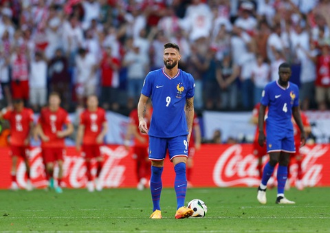 HLV Guillaume Graechen: Pháp xứng đáng vào tứ kết Euro- Ảnh 2. Giroud đá chính có thể là phương án ở tứ kết? - Ảnh: REUTERS