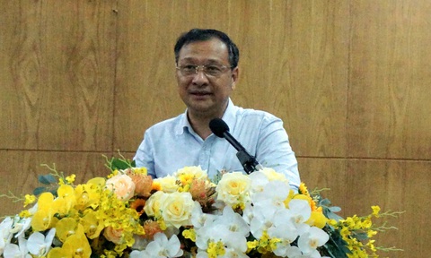 TP.HCM: Sau ngày 31-7 sẽ quyết định việc tuyển bổ sung vào lớp 10- Ảnh 1. Ông Lê Hoài Nam, phó giám đốc Sở Giáo dục và Đào tạo TP.HCM, phát biểu tại cuộc họp về tuyển sinh vào lớp 10 chiều 3-7 - Ảnh: Q.N.