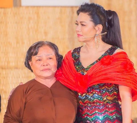 Nghệ sĩ Thào Nguyên (trái) với vai diễn cuối cùng, một người mẹ nhiều tâm sự, bên cạnh người bạn thời hoa niên Ngọc Huyền - Ảnh: NVCC Nghệ sĩ Thảo Nguyên (trái) với vai diễn cuối cùng, một người mẹ nhiều tâm sự, bên cạnh người bạn thời hoa niên Ngọc Huyền - Ảnh: NVCC