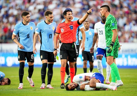 Đội nhà bị loại khỏi Copa America: Báo chí Mỹ công kích trọng tài- Ảnh 1. Trọng tài Mathías Olivera bị chỉ trích dữ dội sau khi tuyển Mỹ bị loại ở Copa America 2024 - Ảnh: Reuters