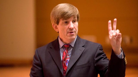 Ông Allan Lichtman đã dự đoán chính xác nhiều cuộc bầu cử, gần nhất là 2016 và 2020 - Ảnh: FOX ‘Nhà tiên tri bầu cử’ dự đoán ra sao về ông Trump - bà Harris?- Ảnh 1.