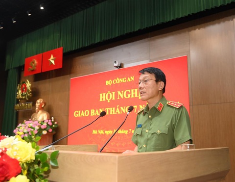 Trung tướng Phạm Thế Tùng làm thủ trưởng Cơ quan an ninh điều tra Bộ Công an- Ảnh 3. Bộ trưởng Lương Tam Quang phát biểu tại hội nghị - Ảnh: Bộ Công an
