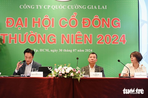 Quốc Cường Gia Lai đại hội cổ đông, ông Quốc Cường hứa dốc sức thay mẹ- Ảnh 1. Ông Nguyễn Quốc Cường khẳng định sẽ làm tất cả những gì mang lại lợi ích tốt nhất cho cổ đông - Ảnh: BÔNG MAI