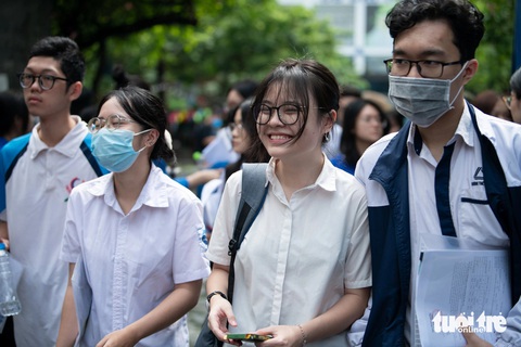 Hơn 733.000 thí sinh đã nhập nguyện vọng đăng ký xét tuyển đại học- Ảnh 1. Thí sinh tham dự kỳ thi tốt nghiệp THPT năm 2024 - Ảnh: NAM TRẦN
