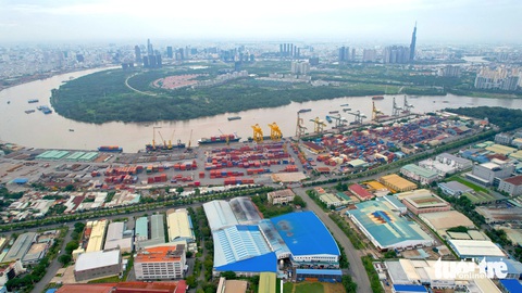 Việt Nam phải ‘xanh hóa’ các khu công nghiệp để đón dòng vốn FDI- Ảnh 1. Các doanh nghiệp đề xuất cần có chính sách để thúc đẩy nhanh quá trình chuyển đổi xanh các khu công nghiệp - Ảnh: NGỌC HIỂN