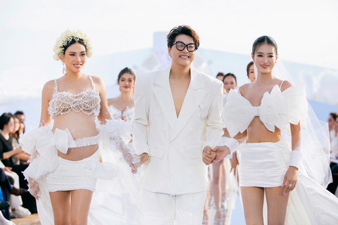 Võ Hoàng Yến bế bầu 8 tháng catwalk- Ảnh 13. Nhà thiết kế Tăng Thành Công chào kết cùng các người mẫu, thí sinh.