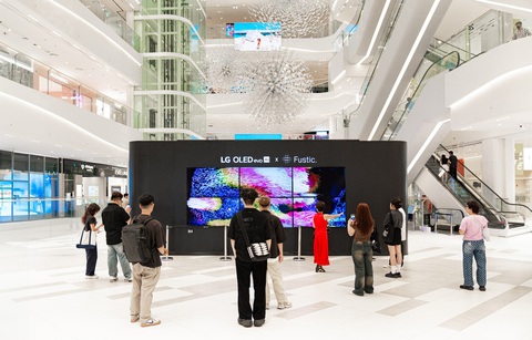 LG kết hợp cùng nghệ sĩ trẻ tôn vinh nghệ thuật trên TV OLED- Ảnh 2. LG kết hợp cùng nghệ sĩ trẻ tôn vinh nghệ thuật trên TV OLED- Ảnh 2.