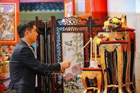 Thái Lan ghi nhận và coi trọng tông phái Phật giáo Việt Nam- Ảnh 5. Đại sứ Việt Nam tại Thái Lan Phạm Việt Hùng tham dự buổi lễ - Ảnh: TTXVN