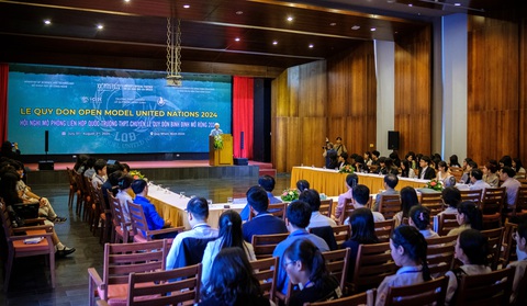 Học sinh tham dự hội nghị mô phỏng Liên Hiệp Quốc- Ảnh 3. Quang cảnh Hội nghị mô phỏng Liên Hiệp Quốc tại Trung tâm ICISE - Ảnh: BÍCH LOAN