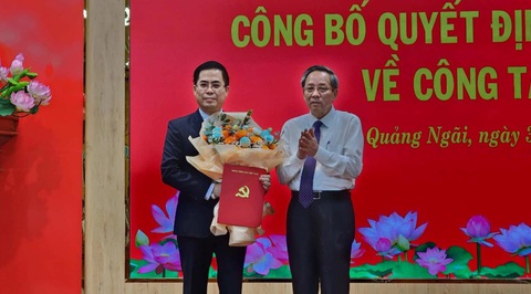 Ông Nguyễn Hoàng Giang được giới thiệu bầu làm chủ tịch UBND tỉnh Quảng Ngãi- Ảnh 1. Ông Nguyễn Hoàng Giang được giới thiệu bầu làm chủ tịch UBND tỉnh Quảng Ngãi- Ảnh 1.