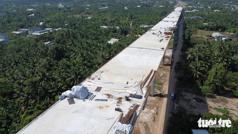 Cầu Rạch Miễu 2 căng cáp dây văng đầu tiên- Ảnh 2. Phần cầu Mỹ Tho (thuộc dự án cầu Rạch Miễu 2) nối giữa tỉnh Bến Tre và Tiền Giang đã cơ bản hoàn thành - Ảnh: MẬU TRƯỜNG