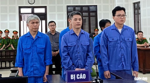 Vụ đòi ‘lại quả’ 33%: Cựu chủ tịch quận ở Đà Nẵng bị đề nghị mức án 10-11 năm tù- Ảnh 1. Vụ đòi ‘lại quả’ 33%: Cựu chủ tịch quận ở Đà Nẵng bị đề nghị mức án 10-11 năm tù- Ảnh 1.