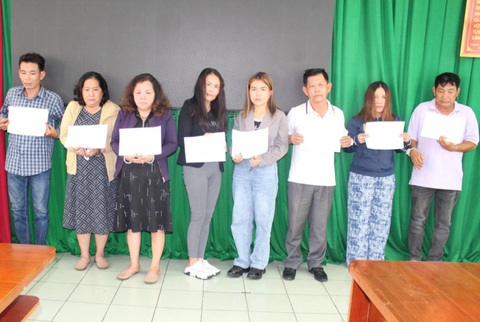 Bắt nhóm dàn cảnh trộm tài sản tại lễ tốt nghiệp của Trường đại học Sài Gòn- Ảnh 1. Công an quận 5 bắt giữ nhóm dàn cảnh trộm tài sản tại lễ tốt nghiệp của Trường đại học Sài Gòn - Ảnh: Công an cung cấp