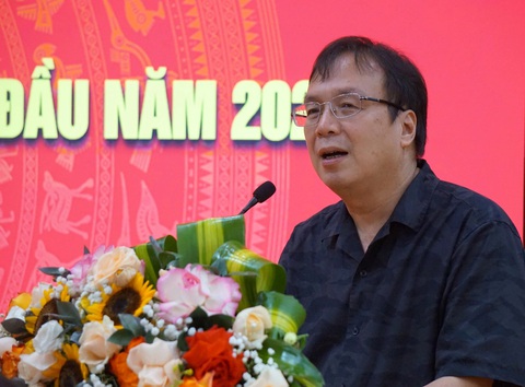Ông Nguyễn Tiến Thanh - Tổng giám đốc Nhà xuất bản Giáo dục Việt Nam chia sẻ tại hội nghị - Ảnh: T.ĐIỂU Ông Nguyễn Tiến Thanh - tổng giám đốc Nhà xuất bản Giáo Dục Việt Nam - chia sẻ tại hội nghị - Ảnh: T.ĐIỂU