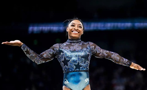 Đồng phục vận động viên thể dục dụng cụ Mỹ ở Olympic 2024 đắt nhất lịch sử- Ảnh 3. Simone Biles gây ấn tượng cùng trang phục lộng lẫy tại Olympic 2024