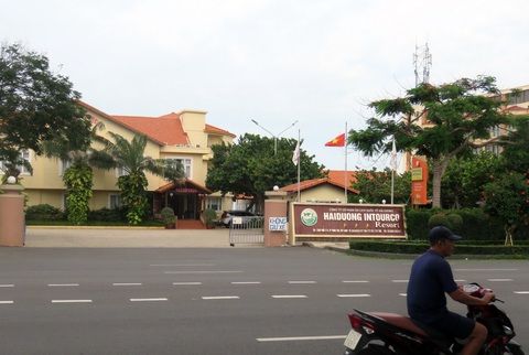 Cưỡng chế, thu hồi hàng chục ngàn m² đất mặt tiền Bãi Sau, Vũng Tàu- Ảnh 1. Chính quyền TP Vũng Tàu sẽ cưỡng chế, tháo dỡ phần tài sản này của doanh nghiệp nếu không bàn giao, tự di dời - Ảnh: Đ.H.