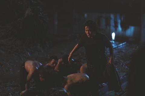Cẩm Ly gây tò mò khi lộ diện trong trailer phim 'Ma da'- Ảnh 5. Nghệ sĩ Việt Hương vào vai người đàn bà vớt xác