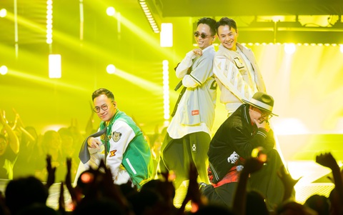 Binz: 'Anh Đinh Tiến Đạt là một trong những rapper truyền cảm hứng cho tôi'- Ảnh 6. Nhóm Nham Thạch với Đinh Tiến Đạt, Rhymastic, Binz và Hà Okio