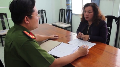 Bắt nhóm dàn cảnh trộm tài sản tại lễ tốt nghiệp của Trường đại học Sài Gòn- Ảnh 2. Bắt nhóm dàn cảnh trộm tài sản tại lễ tốt nghiệp của Trường đại học Sài Gòn- Ảnh 2.