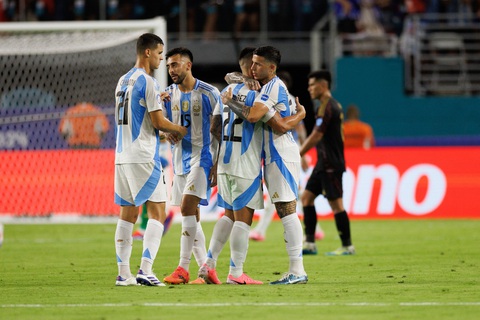 Máy tính soi tỉ số Copa America 2024: Argentina sẽ thắng Ecuador 2-0- Ảnh 2. Argentina được đánh giá sẽ có vé vào bán kết Copa America 2024 - Ảnh: REUTERS