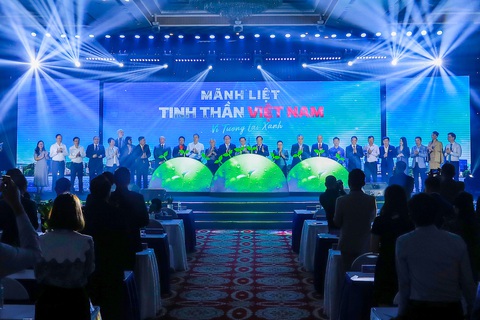 Vingroup nỗ lực thúc đẩy việc chuyển từ “Nâu sang Xanh”- Ảnh 1. Vingroup tung chính sách chưa từng có, hỗ trợ người dùng xe điện ở mức tối đa.