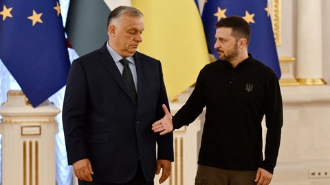 'Vũ điệu chim công' của Hungary?- Ảnh 1. Giới phân tích cho rằng đề xuất ngừng bắn của Thủ tướng Hungary Vikto Orban ở Ukraine tại thời điểm này là vô ích và bất khả thi - Ảnh: AFP