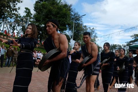 Đà Lạt cam kết với UNESCO tổ chức đại hội cồng chiêng quốc tế- Ảnh 3. Các đội cồng chiêng tại Đà Lạt và vùng lân cận đang được duy trì phát triển trong nhiều năm qua - Ảnh: M.V.