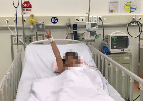 Bé gái bị ngưng tim 60 phút được Bệnh viện Nhi đồng 1 cứu sống ngoạn mục- Ảnh 1. Bé gái từng bị ngưng tim 60 phút hiện đã khỏe, tỉnh táo - Ảnh: Bệnh viện cung cấp