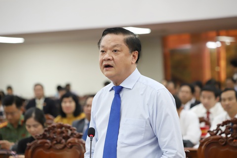 Cần Thơ có đang lãng phí 'thiên thời, địa lợi, nhân hòa'?- Ảnh 2. Phó chủ tịch thường trực UBND TP Cần Thơ Dương Tấn Hiển nêu nguyên nhân Cần Thơ phát triển chưa như kỳ vọng và các giải pháp để phát triển thành phố trong thời gian tới - Ảnh: CHÍ QUỐC