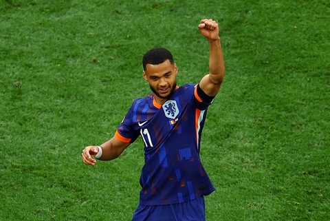 Những ngôi sao ít ai lường đến ở Euro 2024- Ảnh 1. Gakpo ăn mừng trong trận thắng Romania - Ảnh: REUTERS