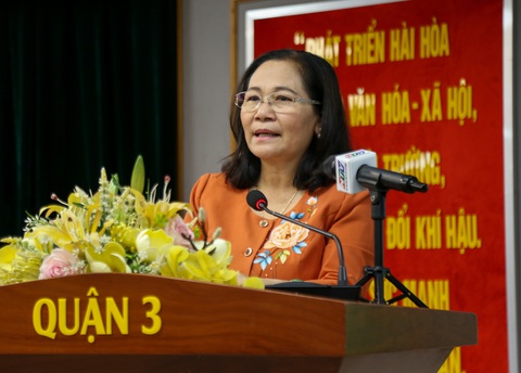 Chủ tịch HĐND TP.HCM kể chuyện nhận cuộc gọi lừa đảo- Ảnh 1. Chủ tịch HĐND TP.HCM Nguyễn Thị Lệ phát biểu tại hội nghị - Ảnh: THẢO LÊ