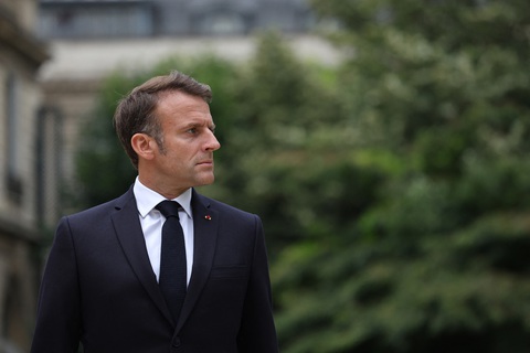 Ông Macron vắng bóng trước công chúng gần 2 tuần- Ảnh 1. Hôm 2-7, Tổng thống Pháp Emmanuel Macron tổng duyệt lễ duyệt binh của quân đội Pháp nhân sự kiện Quốc khánh Pháp ngày 14-7 sắp tới tại thủ đô Paris. Đây là sự kiện đã được lên kế hoạch trước - Ảnh: AFP