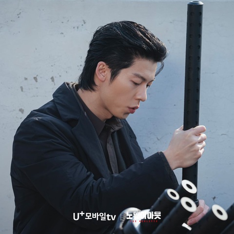 'Chúa hề' Lee Kwang Soo 'hắc hóa' trong No way out: The roulette- Ảnh 5. Ngay từ khi công bố dàn diễn viên, No way out: The roulette đã thu hút sự quan tâm của khán giả châu Á khi có sự tham gia của nam diễn viên Đài Loan (Trung Quốc) Hứa Quang Hán.