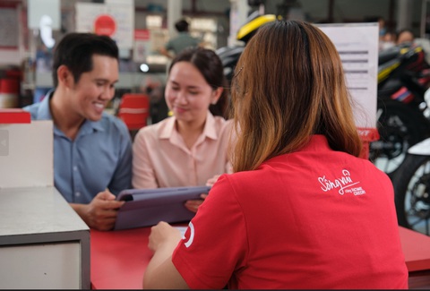 Home Credit cho vay tiền mặt với lãi suất ưu đãi- Ảnh 3. Khách hàng được áp dụng đồng thời nhiều ưu đãi khi vay tiền mặt tại Home Credit - Ảnh: CTV