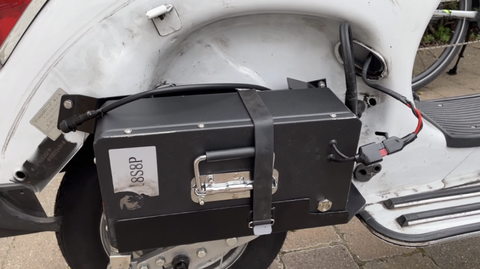 Biến Vespa thành xe máy điện, chủ xe vui vì được 'gãi ngứa'- Ảnh 16. Chiếc xe vẫn cần độ thêm sau đó - Ảnh: Doug Kingham/The Autopian