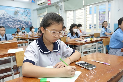4.301 học sinh lớp 5 làm khảo sát để tranh suất vào lớp 6 Trường Trần Đại Nghĩa- Ảnh 1. Thí sinh dự khảo sát vào lớp 6 Trường THCS-THPT Trần Đại Nghĩa - Ảnh: NHƯ HÙNG