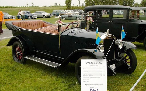 Lạ lùng chuyện làng xe: Volvo đi lùi, Peugeot làm 911- Ảnh 1. Volvo “đi lùi”: Volvo cho ra lò chiếc xe đầu tiên vào năm 1927. Có biệt danh Jakob cùng tên chính thức là OV4, chiếc xe này vừa lái ra khỏi xưởng để giới thiệu thì đã... lại phải đi vào. Nguyên nhân là trục sau xe bị lắp sai khiến xe có... 4 số lùi và 1 số tiến thay vì ngược lại - Ảnh: Autocar