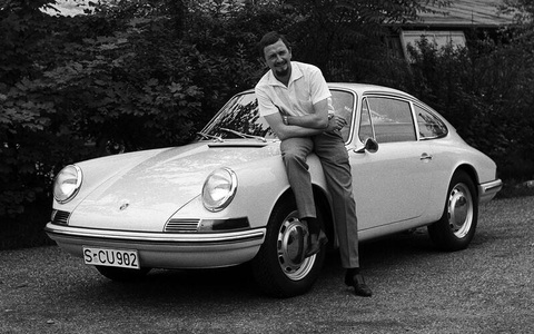 Lạ lùng chuyện làng xe: Volvo đi lùi, Peugeot làm 911- Ảnh 8. Peugeot “tạo ra Porsche 911”: Porsche ban đầu định sử dụng tên 901 cho mẫu xe kế nhiệm 356 huyền thoại. Tuy nhiên, họ vấp phải sự phản đối quyết liệt từ Peugeot - thương hiệu cho rằng chỉ họ mới có thể ra mắt xe có công thức 3 chữ số và số 0 ở giữa. Quyết định cuối cùng của Porsche là nhún nhường và chọn tên 911 cho huyền thoại sau này - Ảnh: Autocar