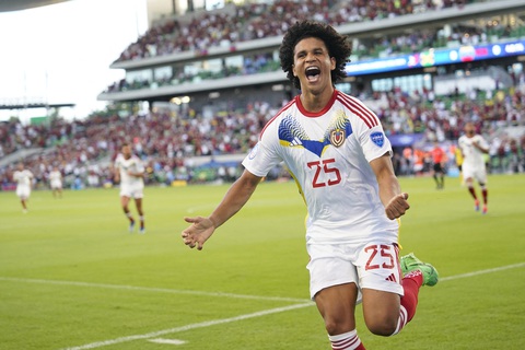 Máy tính soi tỉ số Copa America 2024: Venezuela loại Canada trên chấm luân lưu- Ảnh 2. Đội tuyển Venezuela được dự đoán sẽ vào bán kết Copa America 2024 - Ảnh: REUTERS