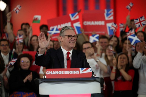 Lãnh đạo Công Đảng Anh Keir Starmer tại sự kiện mừng chiênd thắng ở London vào ngày 5-7 - Ảnh: REUTERS Lãnh đạo Công Đảng Anh Keir Starmer tại sự kiện mừng chiến thắng ở London vào ngày 5-7 - Ảnh: REUTERS