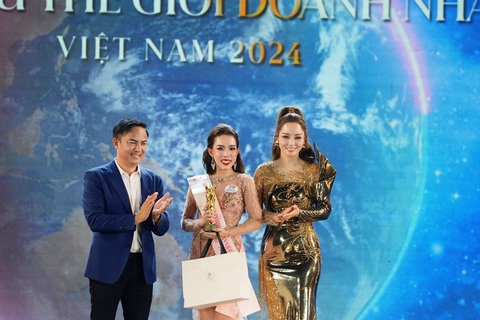 Nữ đạo diễn 'triệu view' Vivian Nguyên gây bất ngờ với danh hiệu Á hậu- Ảnh 12. Nữ đạo diễn 'triệu view' Vivian Nguyên gây bất ngờ với danh hiệu Á hậu- Ảnh 12.
