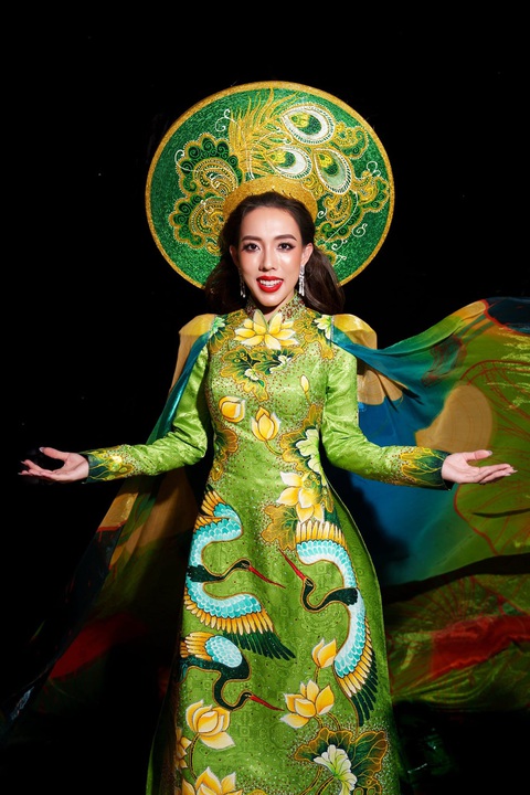 Nữ đạo diễn 'triệu view' Vivian Nguyên gây bất ngờ với danh hiệu Á hậu- Ảnh 4. Nữ đạo diễn 'triệu view' Vivian Nguyên gây bất ngờ với danh hiệu Á hậu- Ảnh 4.