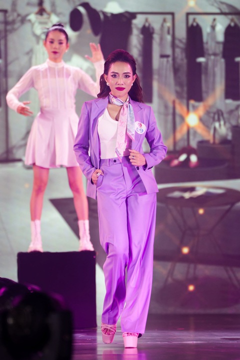 Nữ đạo diễn 'triệu view' Vivian Nguyên gây bất ngờ với danh hiệu Á hậu- Ảnh 6. Nữ đạo diễn 'triệu view' Vivian Nguyên gây bất ngờ với danh hiệu Á hậu- Ảnh 6.
