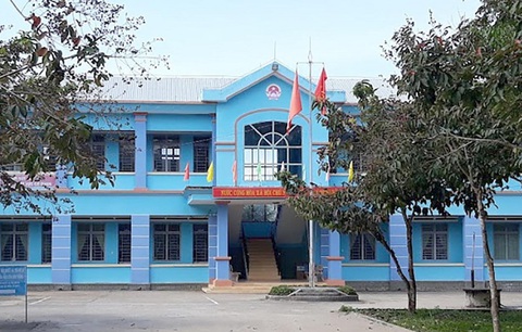 Chủ tịch xã giải trình gì về thông tin bị lừa đảo qua mạng 4,6 tỉ đồng?- Ảnh 1. Trụ sở UBND xã Diên Bình nơi ông Nguyễn Hồng Lĩnh làm việc - Ảnh: TTO