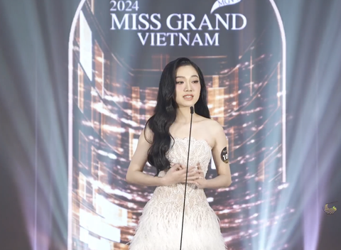 Sinh viên RMIT thi hoa hậu gây tranh cãi vì tiếng Anh- Ảnh 1. Visual sáng bừng của Hồng Anh tại vòng sơ khảo nhận được nhiều lời khen.