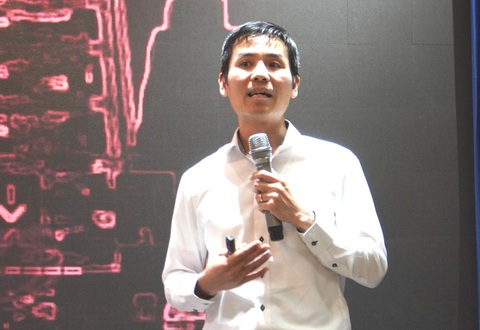 Chuyên gia cho rằng TP.HCM phải giữ bí mật thiết kế metro để làm TOD- Ảnh 2. PGS.TS Hồ Quốc Chinh - Đại học Sydney (Úc) - nêu ý kiến tại hội thảo - Ảnh: Q.A
