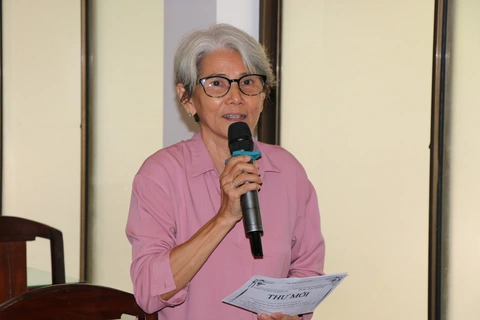 'Phá vụ án ma túy liên quan tiếp viên hàng không, góp phần kéo giảm tệ nạn xã hội khác'- Ảnh 2. Cử tri nêu ý kiến tại buổi tiếp xúc - Ảnh: CẨM NƯƠNG